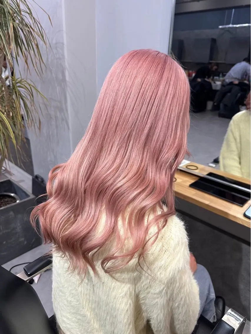 ロング カラー ハイトーンカラー ピンクカラー レイヤーカット 韓国風PAOのヘアスタイル