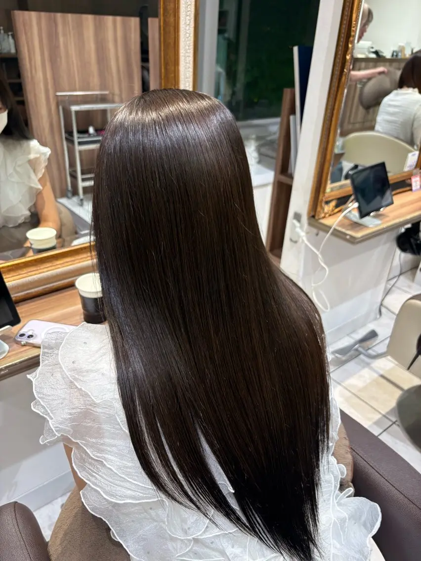ロング カラー ブラウンカラー オリーブブラウン 荻巣 うららのヘアスタイル