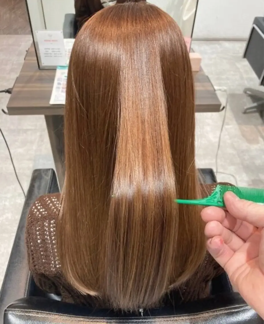 ロング カラー ブラウンカラー 豊川 絢子のヘアスタイル