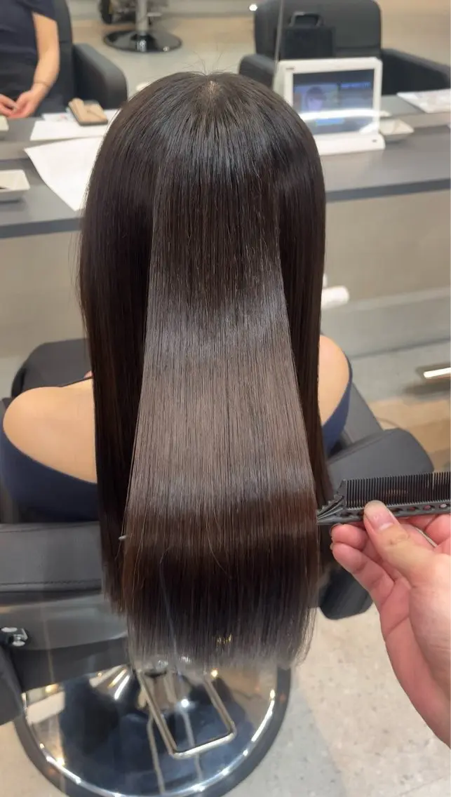 カット✂️➕ワンカラー❤️‍🔥➕縮毛矯正✨の写真