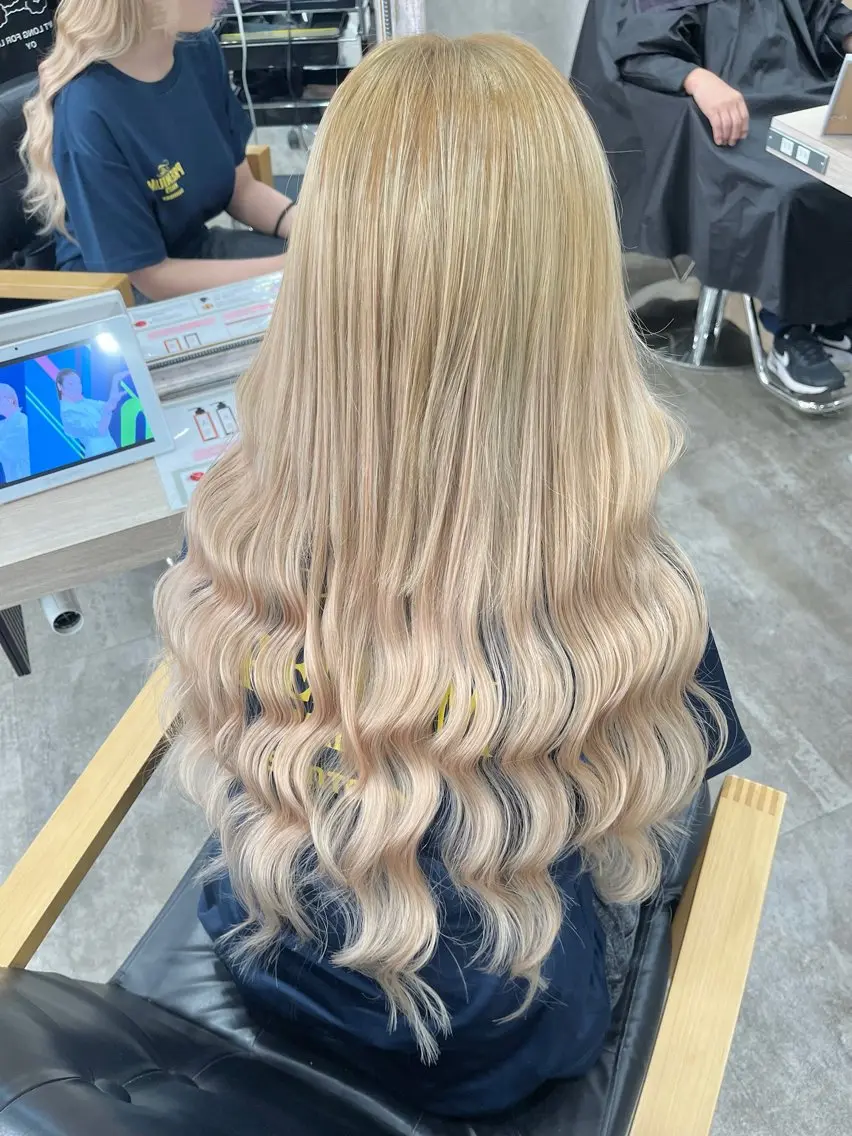 ロング エクステ ブリーチカラー🐭♡ moeのヘアスタイル