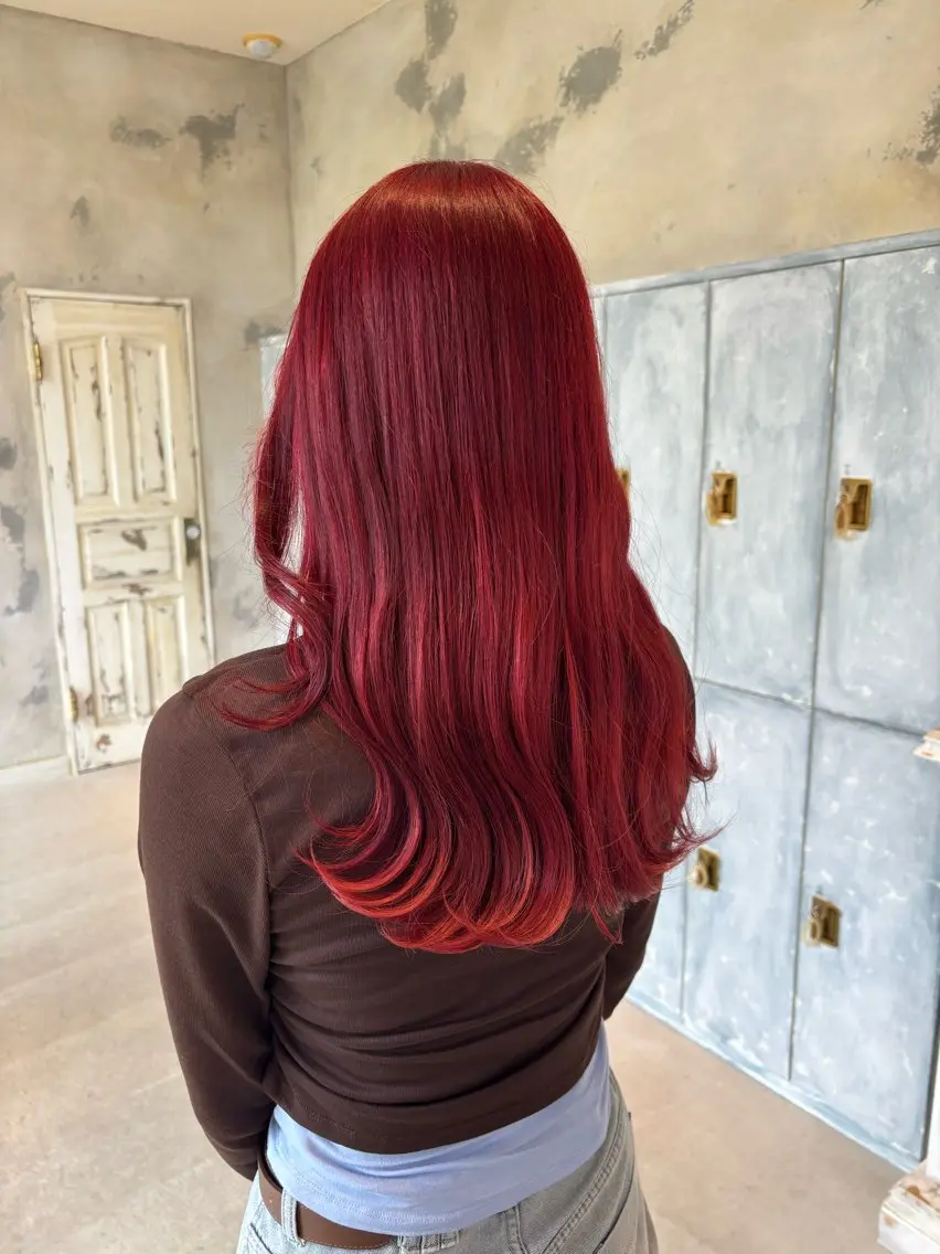 セミロング カラー レッドカラー カット ヘアカラー ボブ・カラー 琴音のヘアスタイル