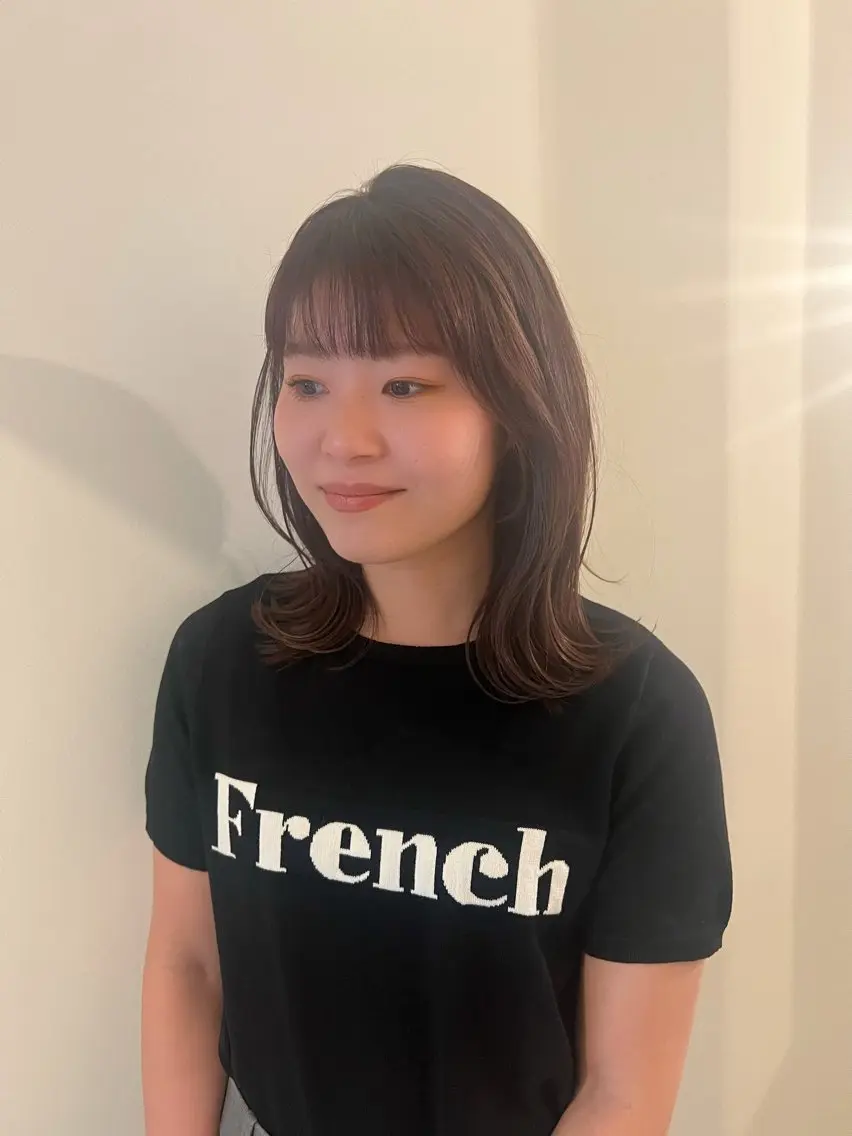 ミディアム カラー 外ハネヘア カット ヘアカラー トリートメント 工藤 梨花のヘアスタイル