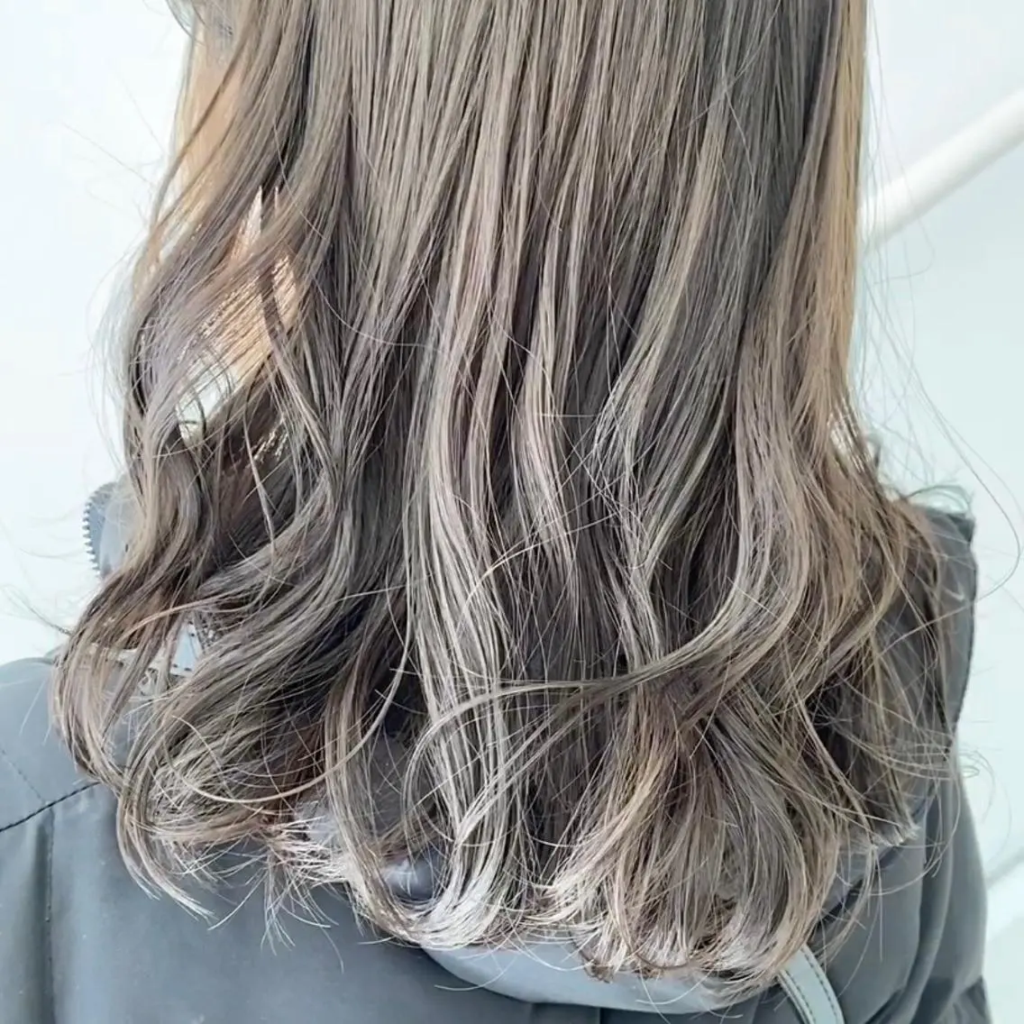 ロング カラー ベージュカラー 透明感カラー オリーブベージュ アオイ🩵暖色 /まろやかカラーのヘアスタイル