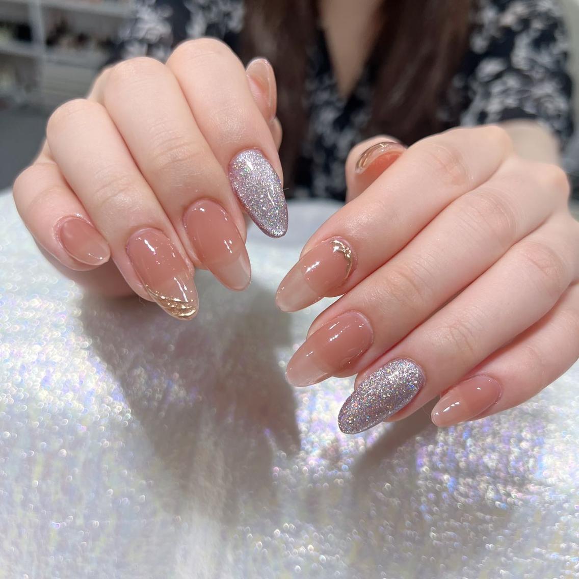 ネイル 長さ出し ネイルチップ Queens テイのネイルデザイン