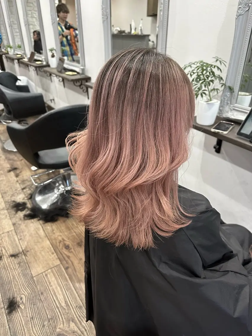 ミディアム カット ヘアカラー トリートメント バレイヤージュ 隅中秀弥のヘアスタイル