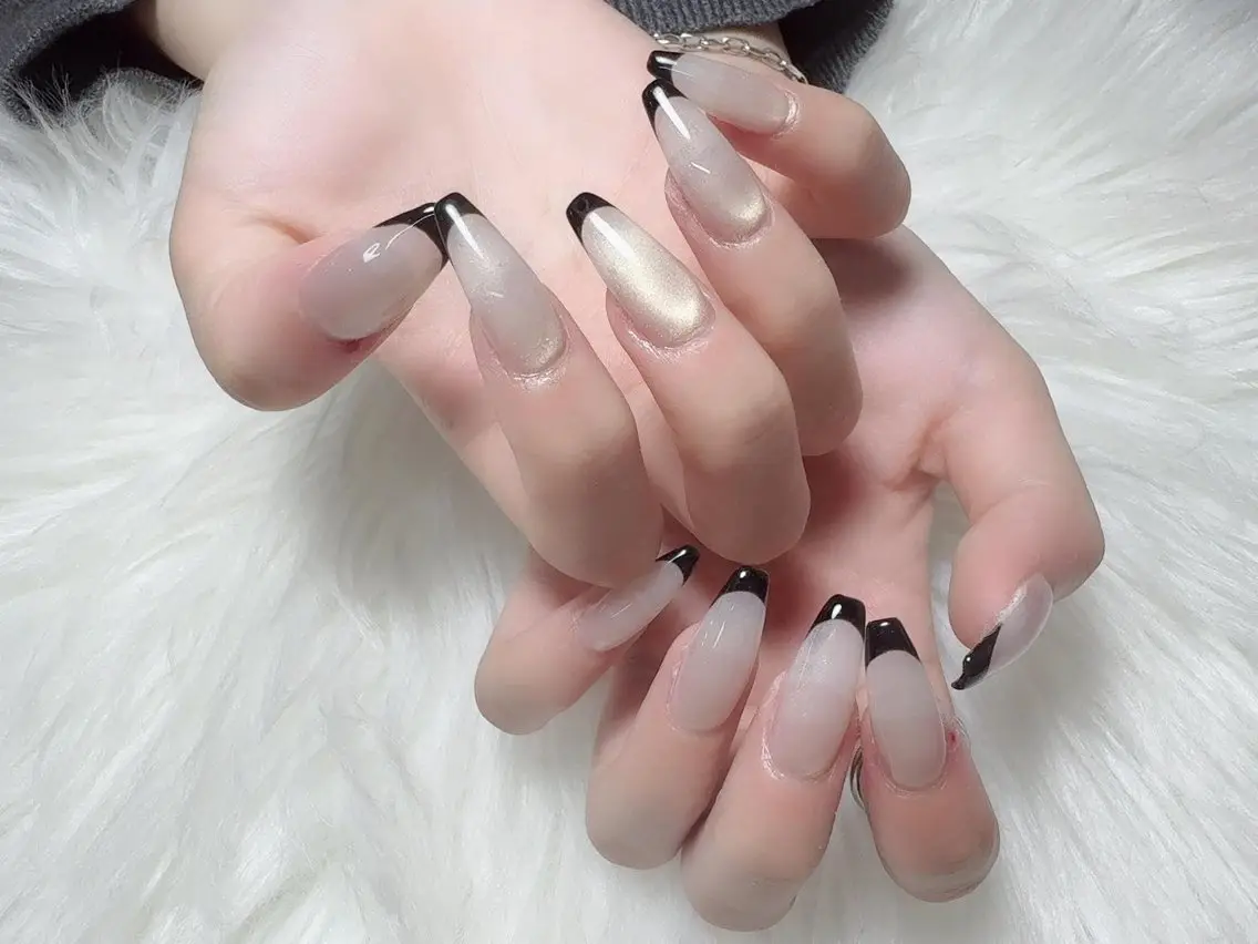ネイル ブラウン 韓国ネイル マグネットネイル ニュアンスネイル オフィスネイル ハンドネイル Squen Nail shinjukuのネイルデザイン