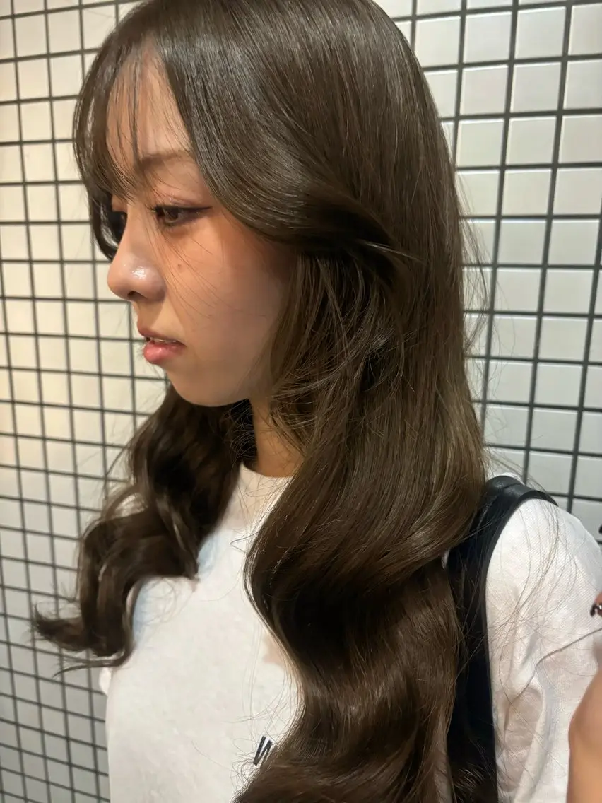 ロング ヘアカラー サ エのヘアスタイル
