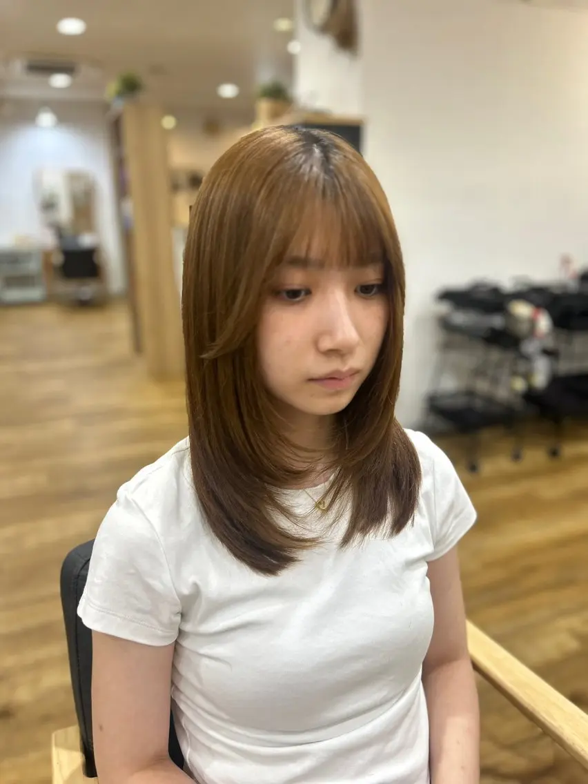 セミロング カット ま あのヘアスタイル