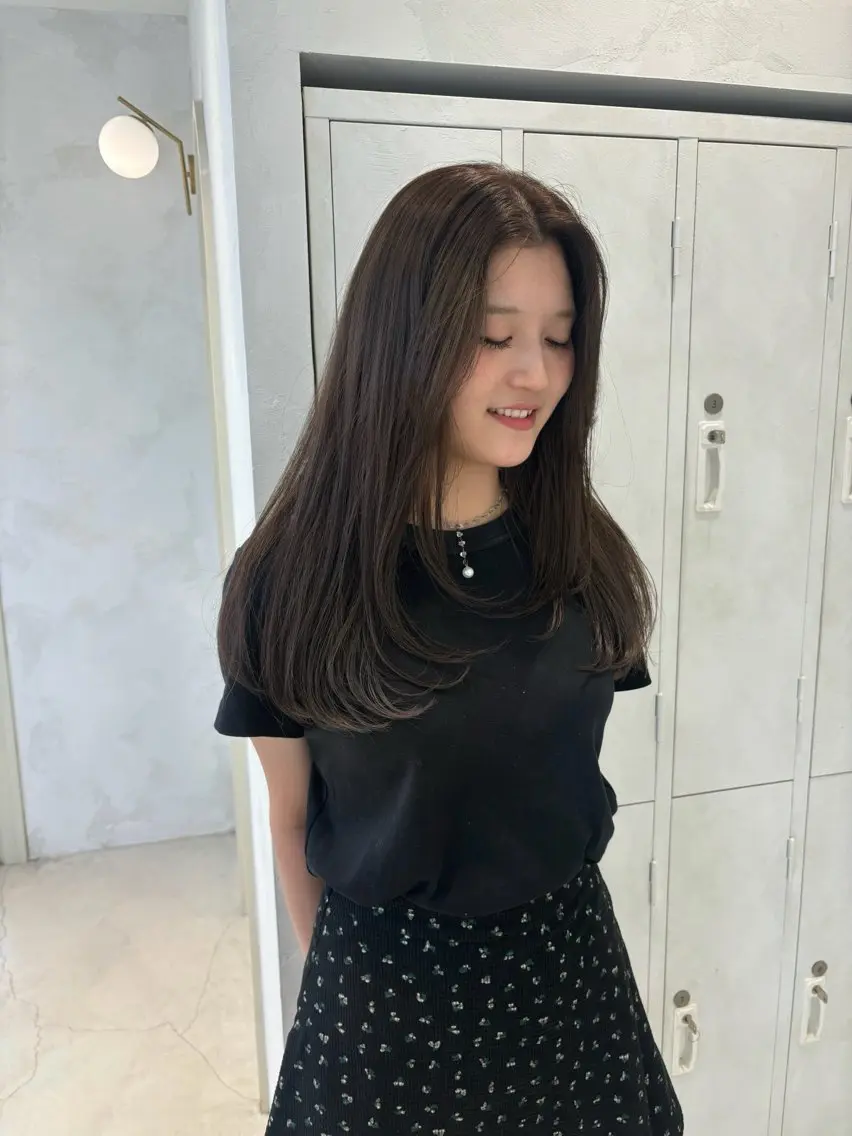 セミロング レイヤーカット ヘアカラー 桑本 さと子のヘアスタイル