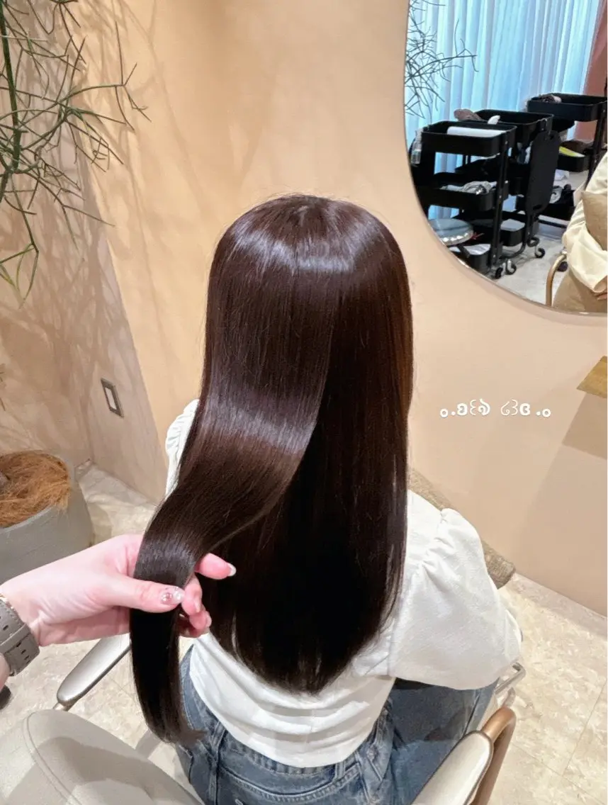 セミロング 縮毛矯正 縮毛矯正 トリートメント ヘッドスパ 𝘬𝘢𝘳𝘪𝘯 . 𝘦𝘮𝘶のヘアスタイル