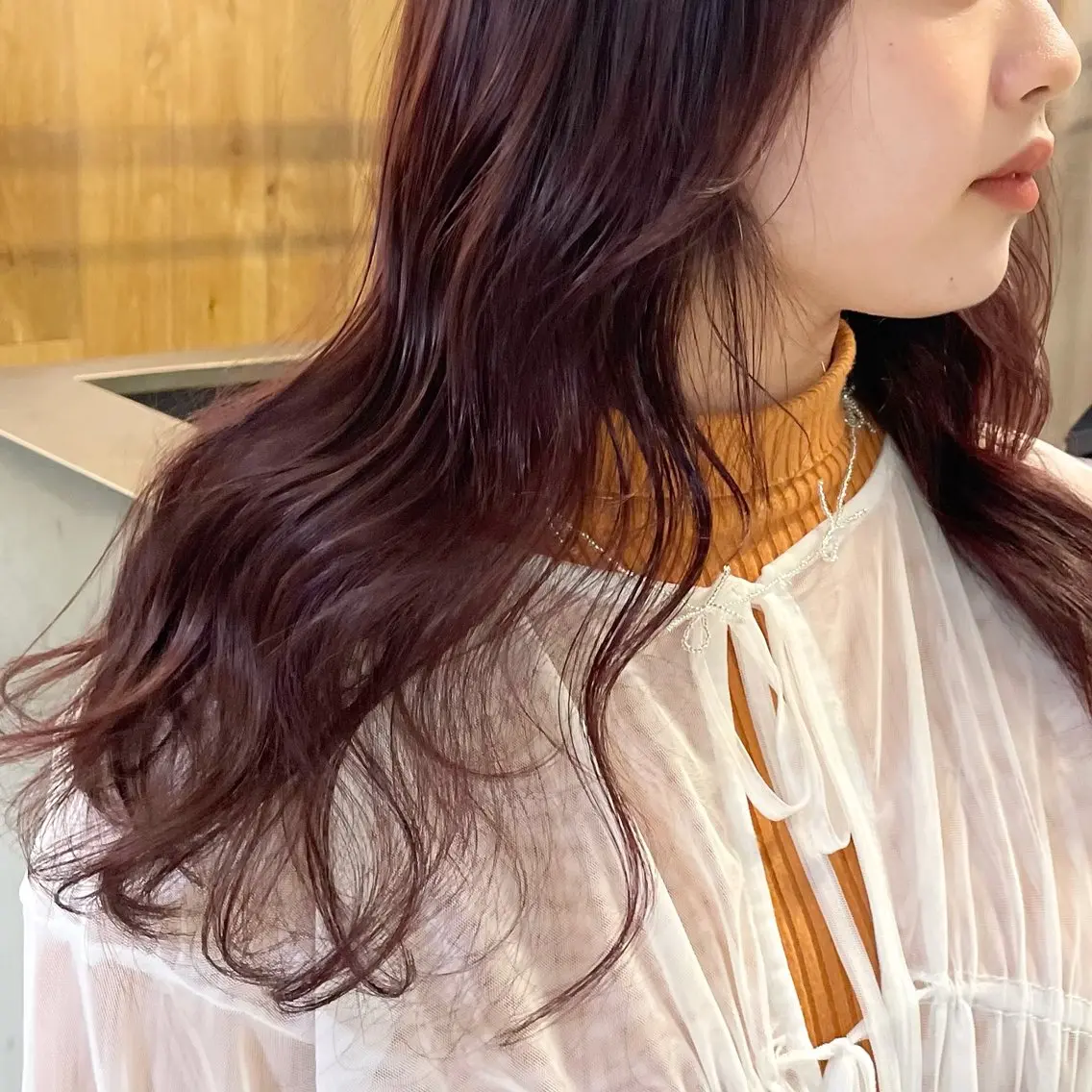 セミロング 盛れる透明感カラー・ momokaのヘアスタイル
