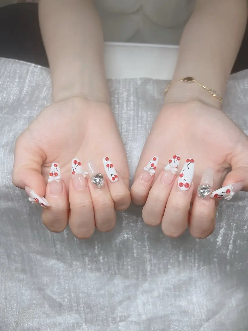 ネイル オーロラネイル チークネイル 長さ出し フットネイル フレンチネイル Lee Nails チップ長さだし専門店のネイルデザイン