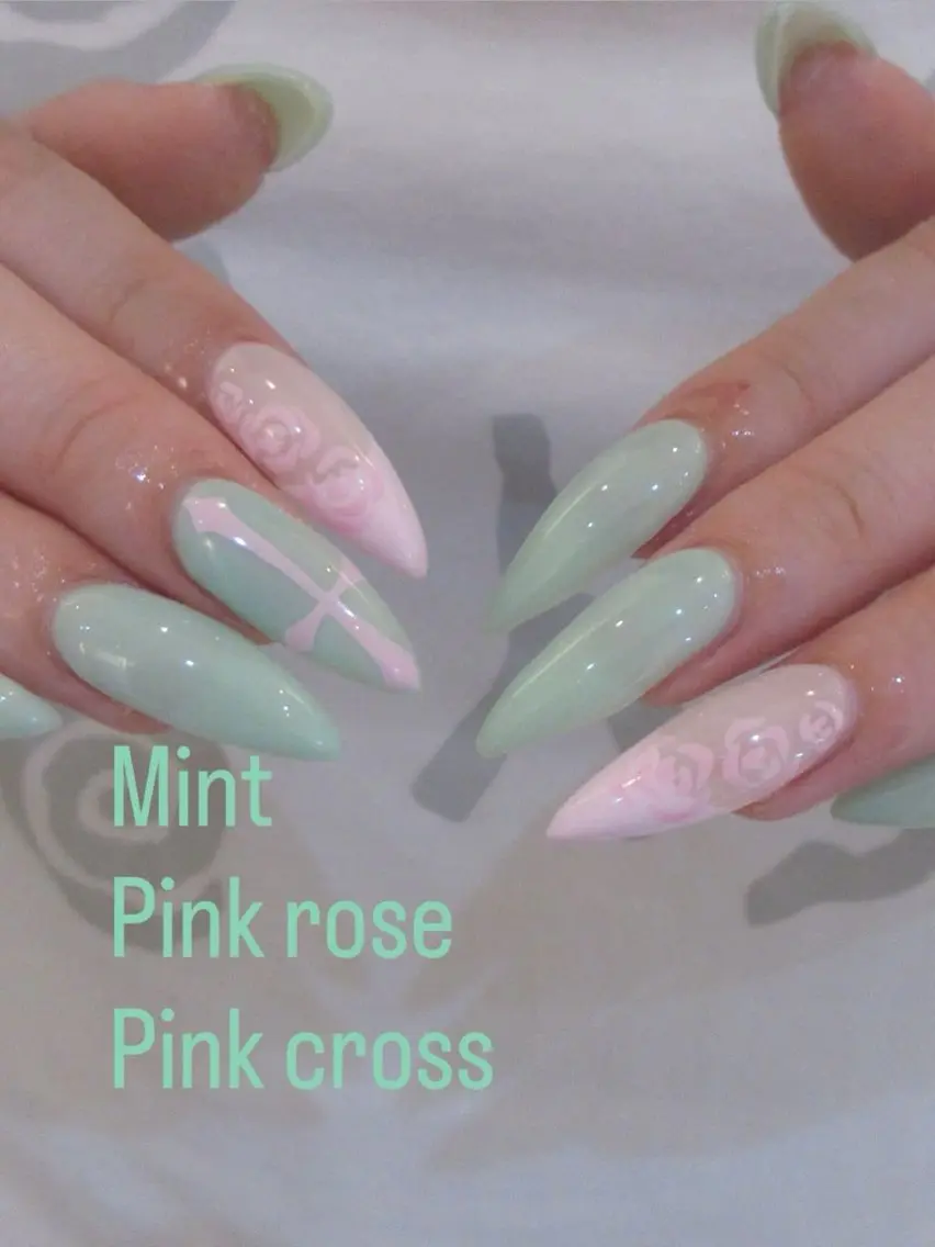 ネイル フットネイル フレンチネイル ジェルネイル マグネットネイル 持ち込み ハンドネイル Ribbonnail salonのネイルデザイン