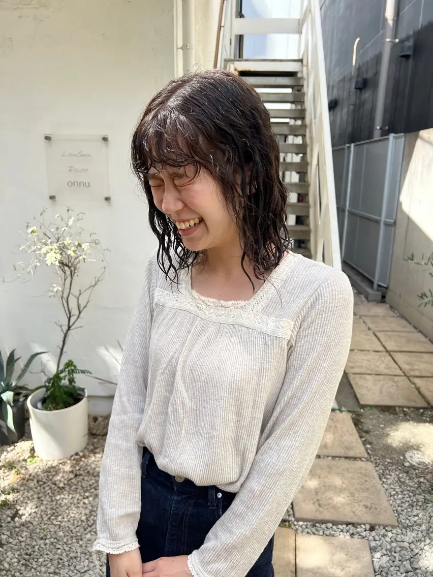 セミロング パーマ Ravo 西村 優花のヘアスタイル