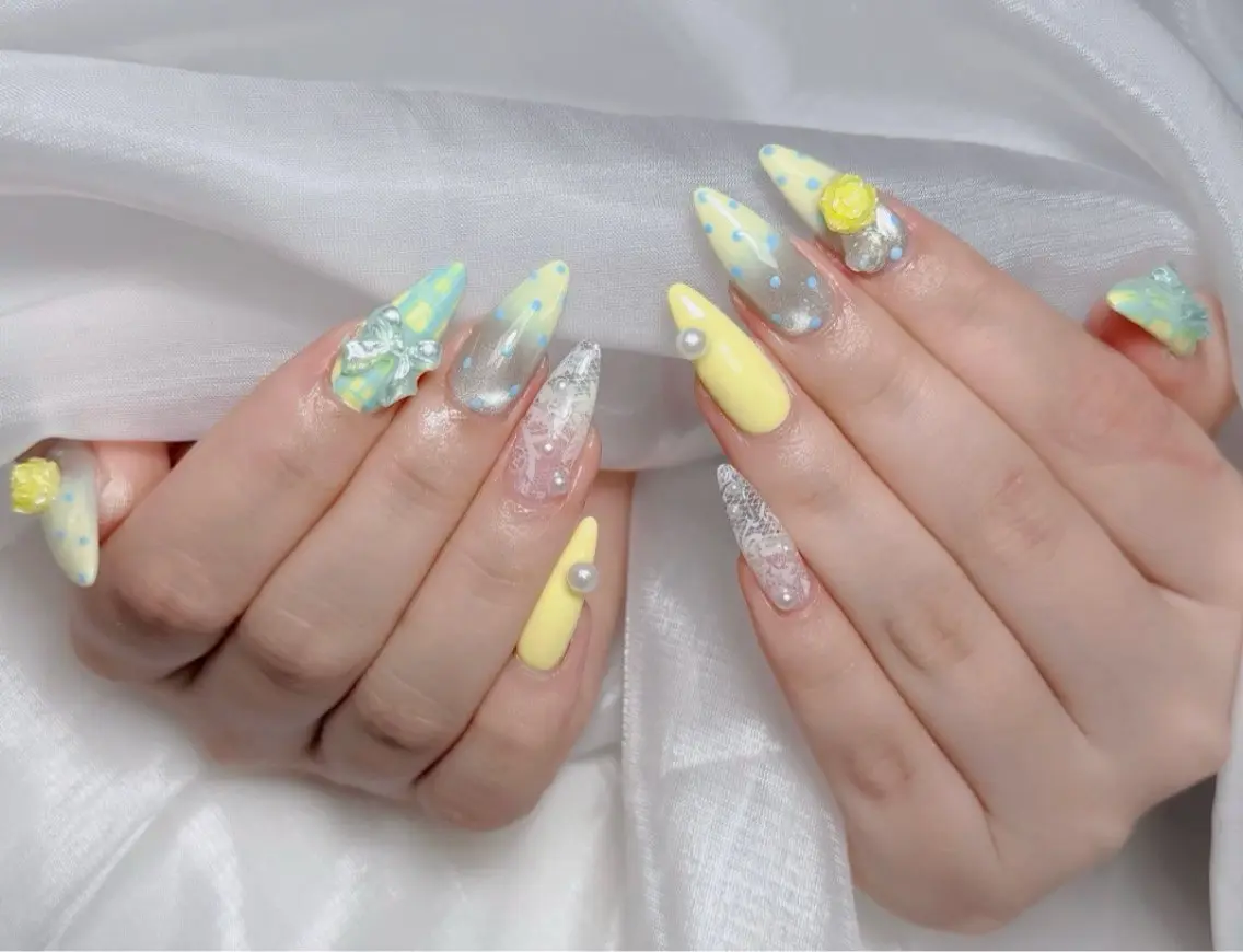 ネイル アートネイル ボルドー フレンチネイル ジェルネイル 氷ネイル・うるうるネイル ハンドネイル Julie NailSalonのネイルデザイン