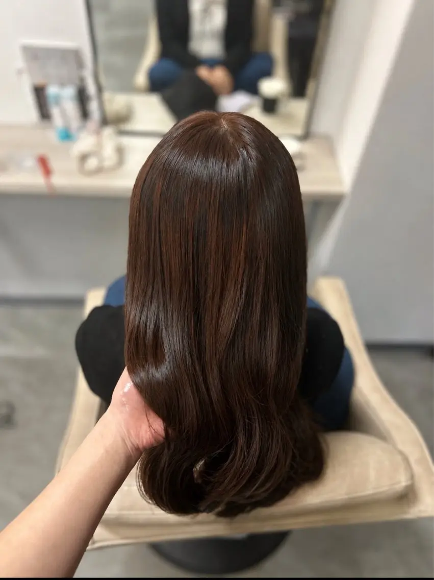 ロング ヘアカラー トリートメント 羽成 優衣菜のヘアスタイル