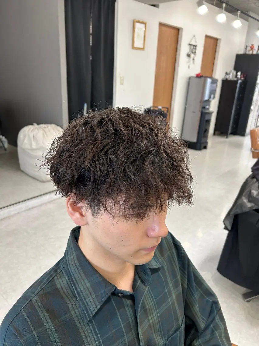 パーマ メンズ カット パーマ トリートメント ヘッドスパ ヘアセット カズキ🌼曲がる 縮毛矯正のヘアスタイル