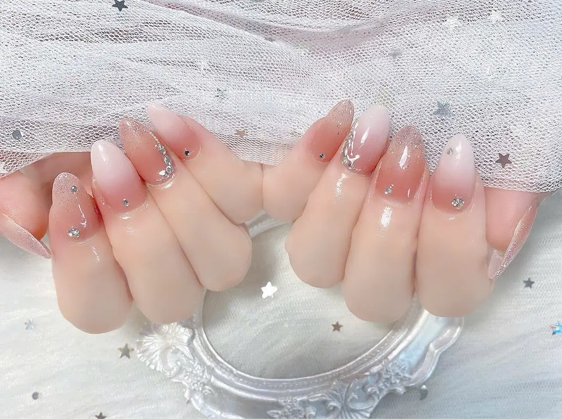 ネイル チークネイル 長さ出し フレンチネイル ジェルネイル グラデーション ハンドネイル THANHTHANH NAILのネイルデザイン