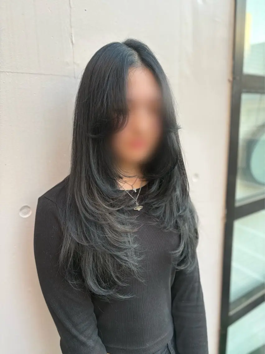 ロング カラー ハッシュカット ハイレイヤー レイヤーカット カット ヘアカラー Liere YUMAのヘアスタイル