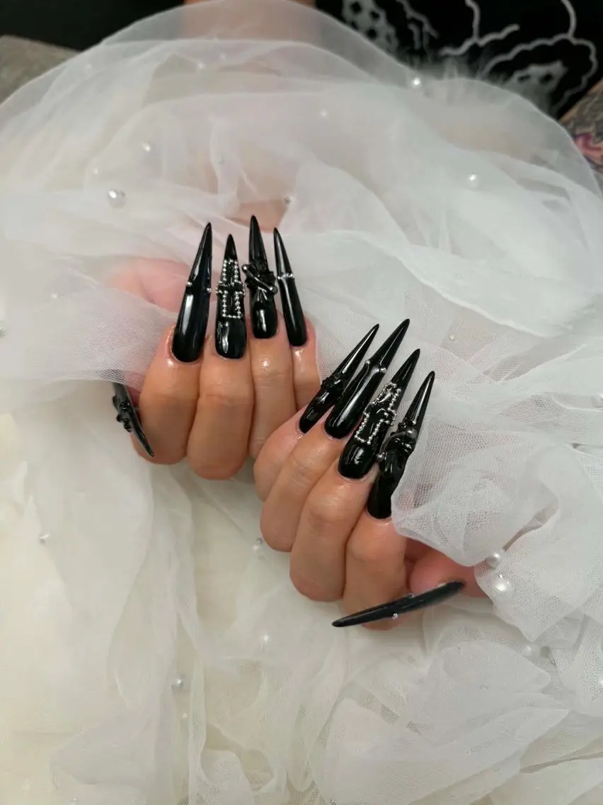 ネイル アートネイル ボルドー フレンチネイル ジェルネイル 氷ネイル・うるうるネイル ハンドネイル Julie NailSalonのネイルデザイン