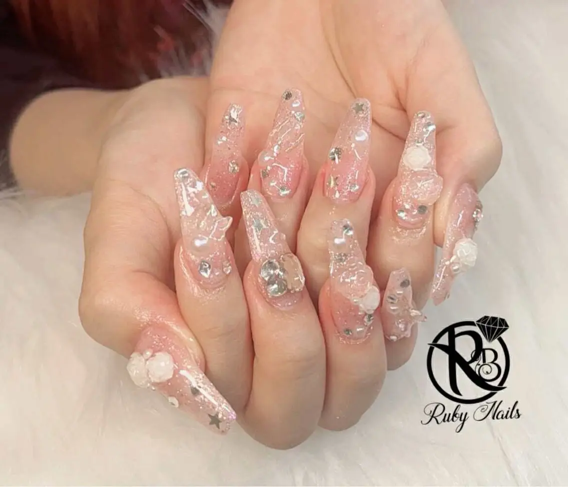ネイル キラキラネイル 韓国ネイル マグネットネイル ニュアンスネイル 夏ネイル RUBY Nail 日暮里店のネイルデザイン