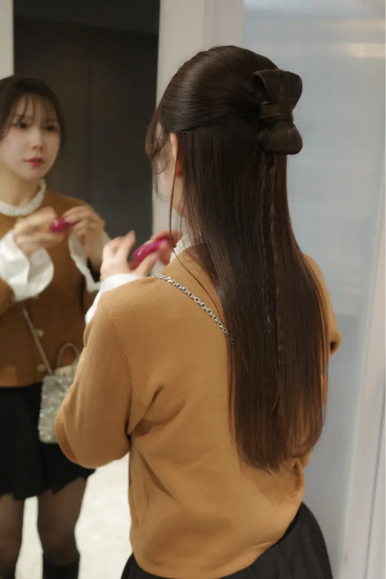 ロング カラー ヘアアレンジ hiide sisiのヘアスタイル