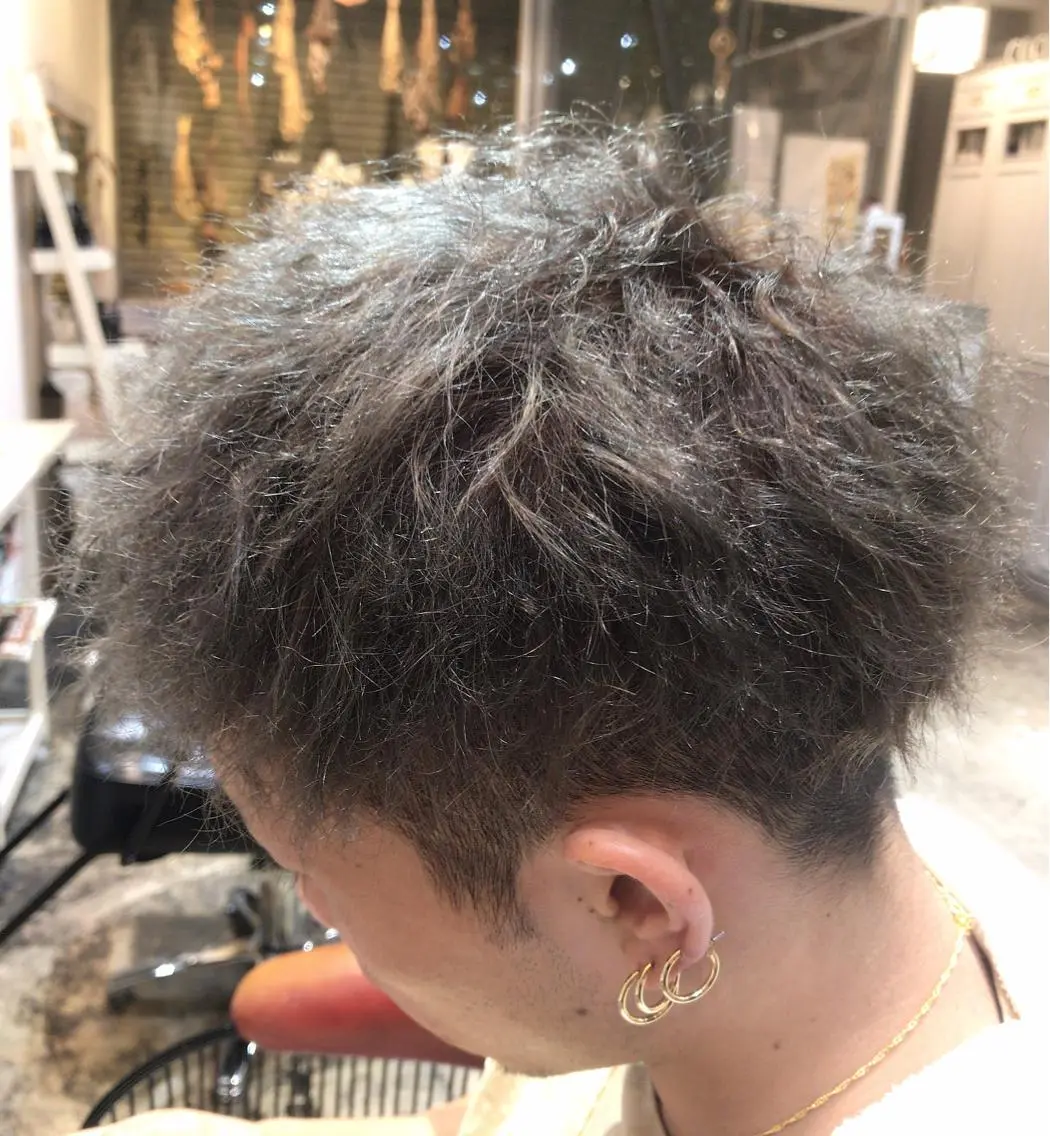 ショート カラー メンズ 佐藤 良祐のヘアスタイル