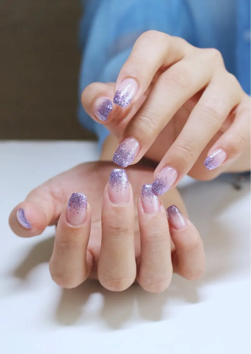 ネイル グラデーション キラキラネイル ラメ(グリッター) ラメグラデーション パープル ハンドネイル Baku Nailsのネイルデザイン
