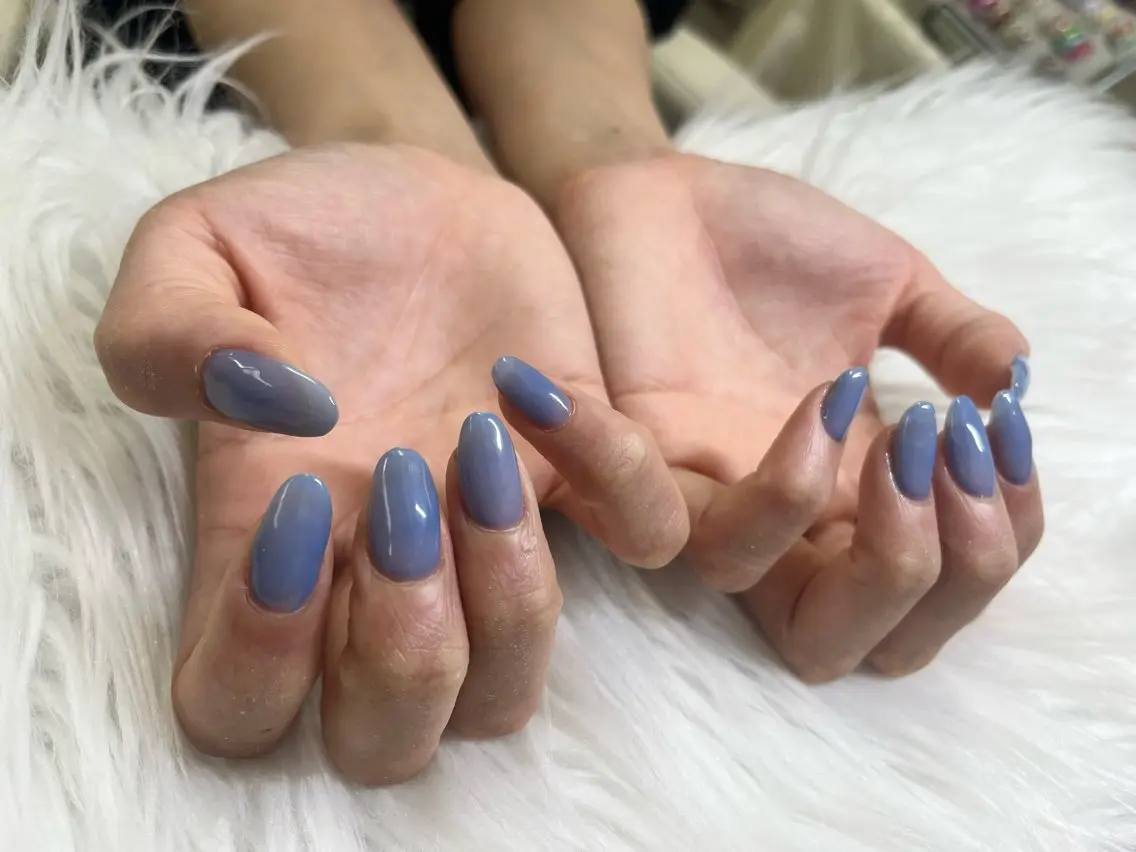 ネイル ブルー ワンカラーネイル シンプルネイル 春ネイル 夏ネイル chai 上本町 sakuraのネイルデザイン