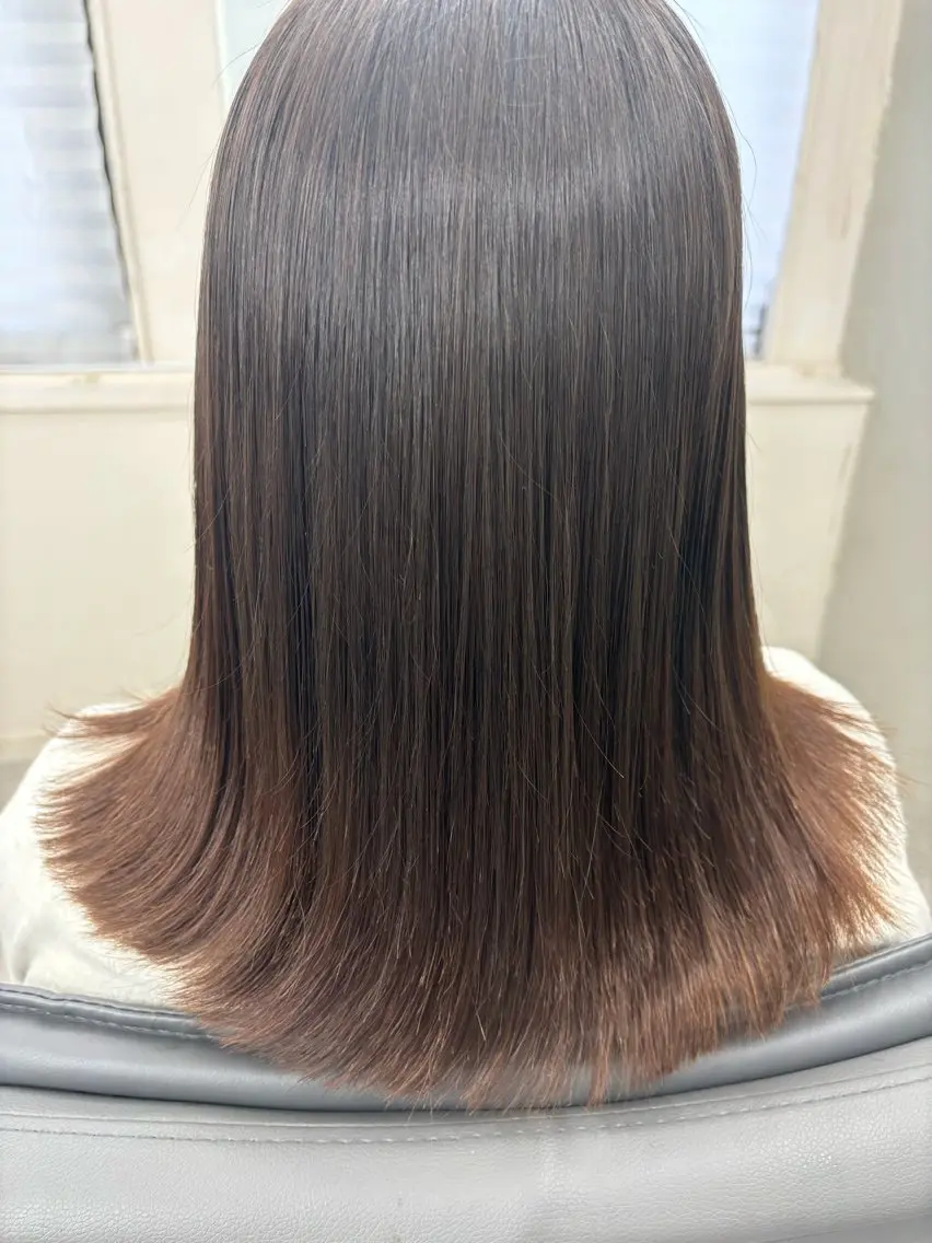 ミディアム 腰越 麻奈のヘアスタイル