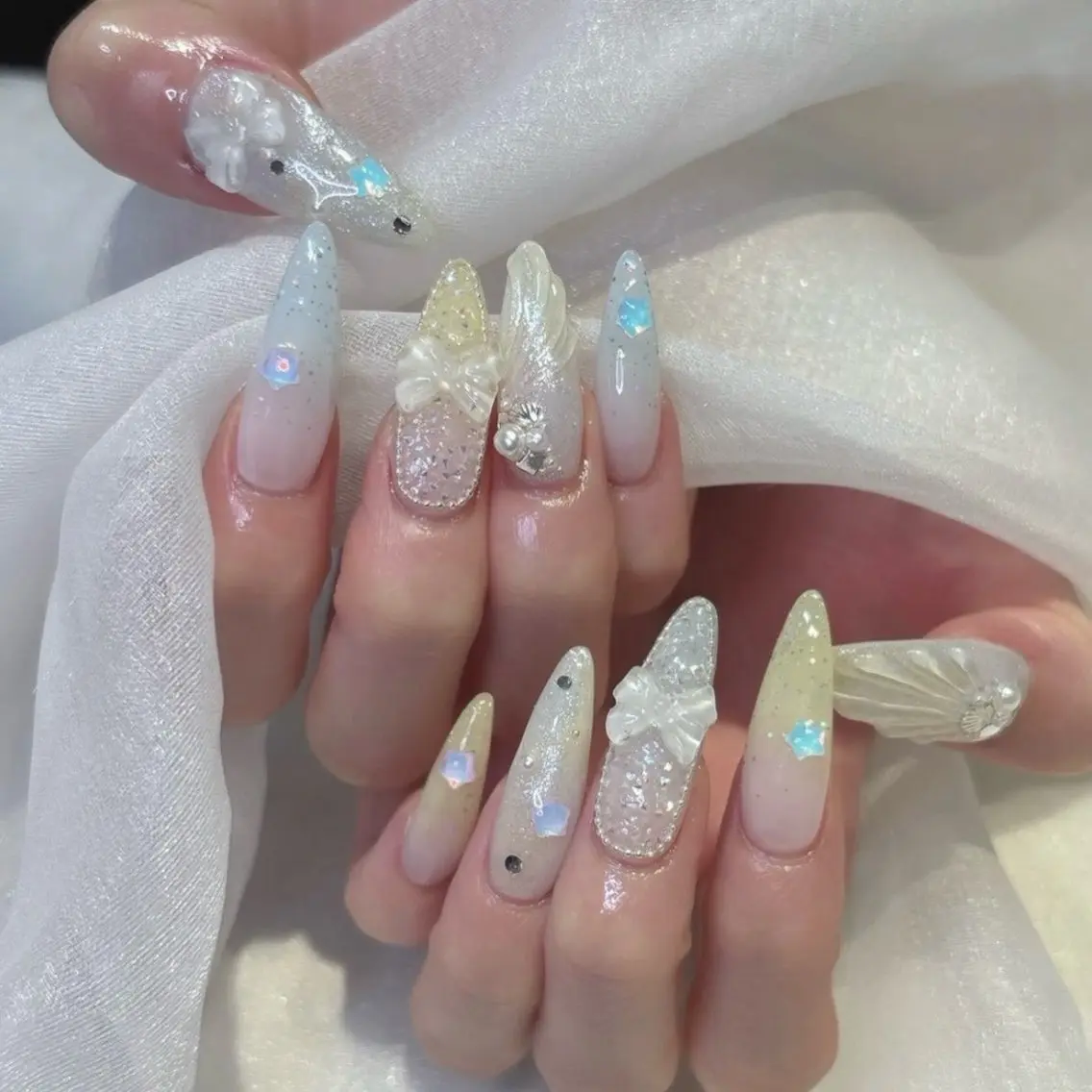 ネイル チークネイル ドット フットネイル フレンチネイル グラデーション ハンドネイル ハンドケア Nihonthy Nail 新宿のネイルデザイン