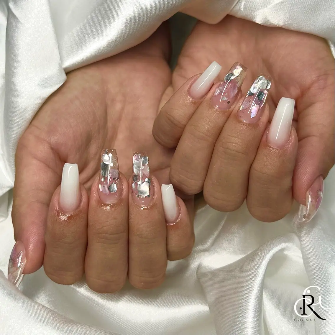 セミロング ハンドネイル 美フォルムスカルプ✨ RENAのネイルデザイン