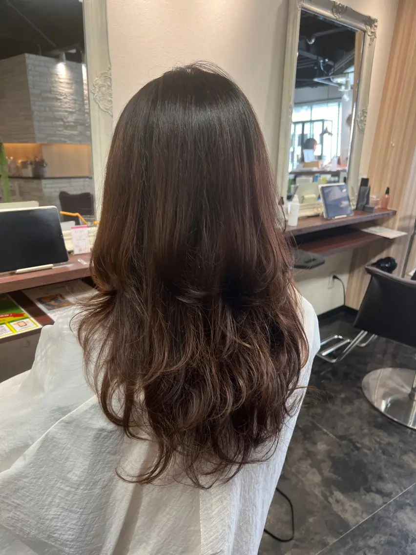 ロング レイヤーカット 脇部 亜梨沙のヘアスタイル