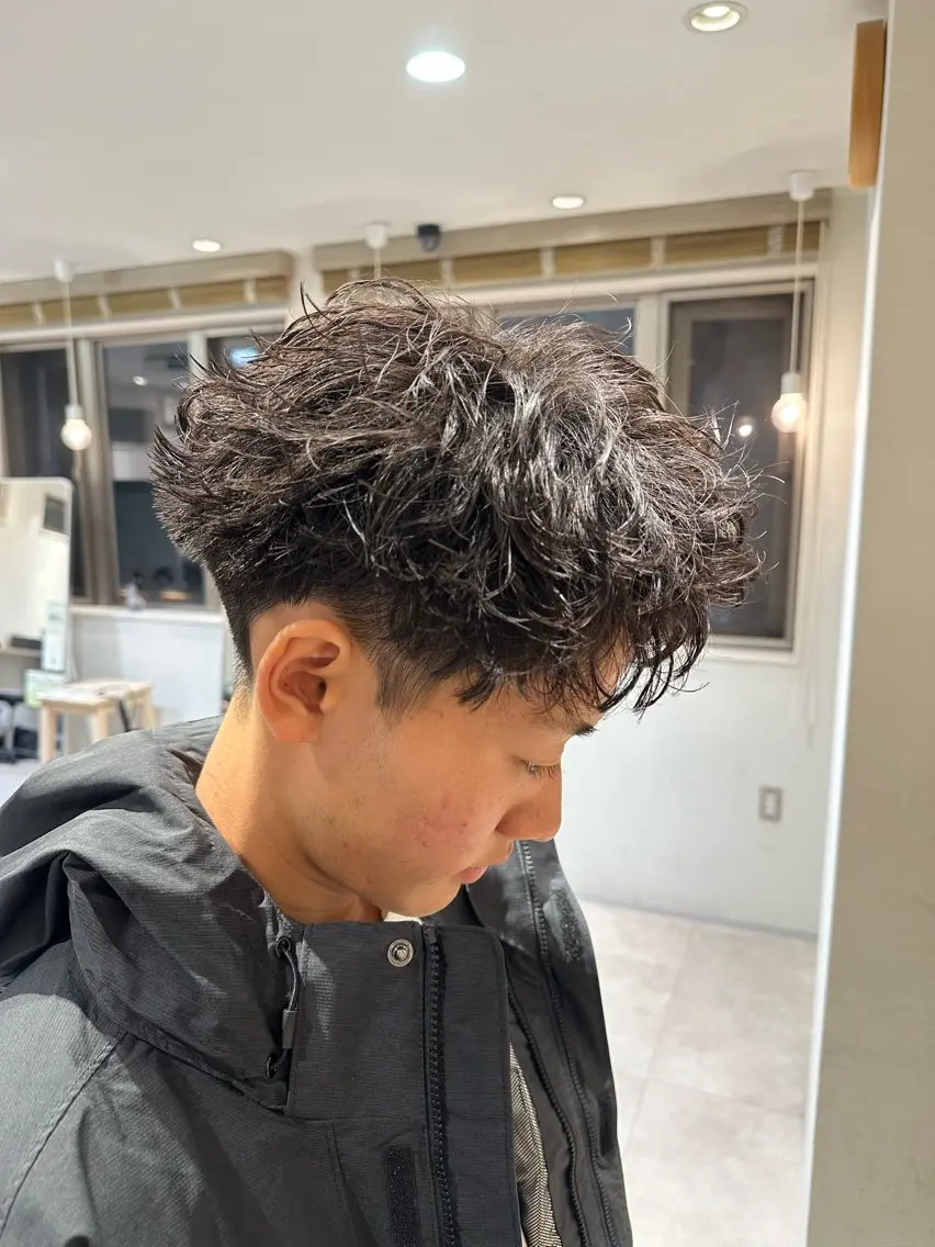 パーマ メンズ アップバング メンズパーマ スパイキーショート ツイストスパイラルパーマ スパイラルパーマ 【パーマの達人】 💎メンズ特化🔥徹のヘアスタイル
