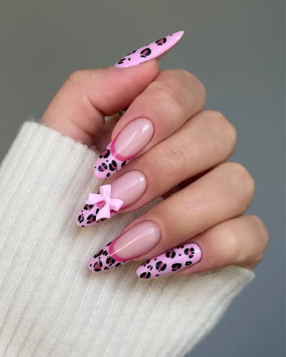 ネイル キラキラネイル 韓国ネイル ロングネイル シンプルネイル ワンホンネイル ハンドネイル ハンドケア Luna Nail.Novaのネイルデザイン