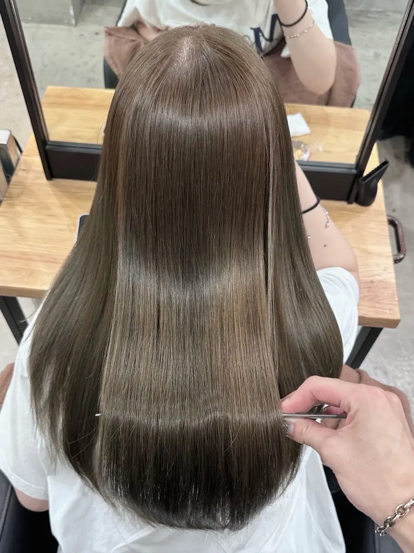 ブリーチ毛でもダメージ0‼️今話題の酸性ストレート✨️高級トリートメント付き🌈の写真