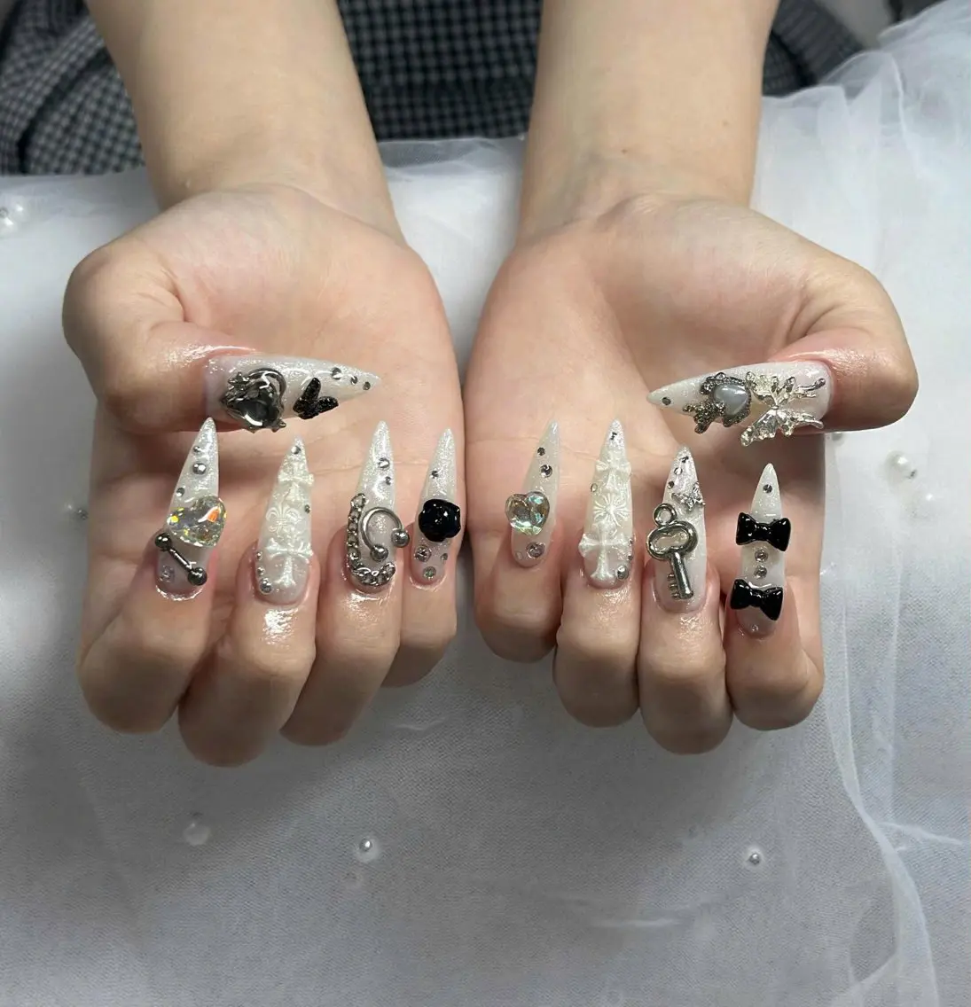 ネイル フレンチネイル ジェルネイル ハロウィン 韓国ネイル マグネットネイル ハンドネイル Hbaby nailのネイルデザイン