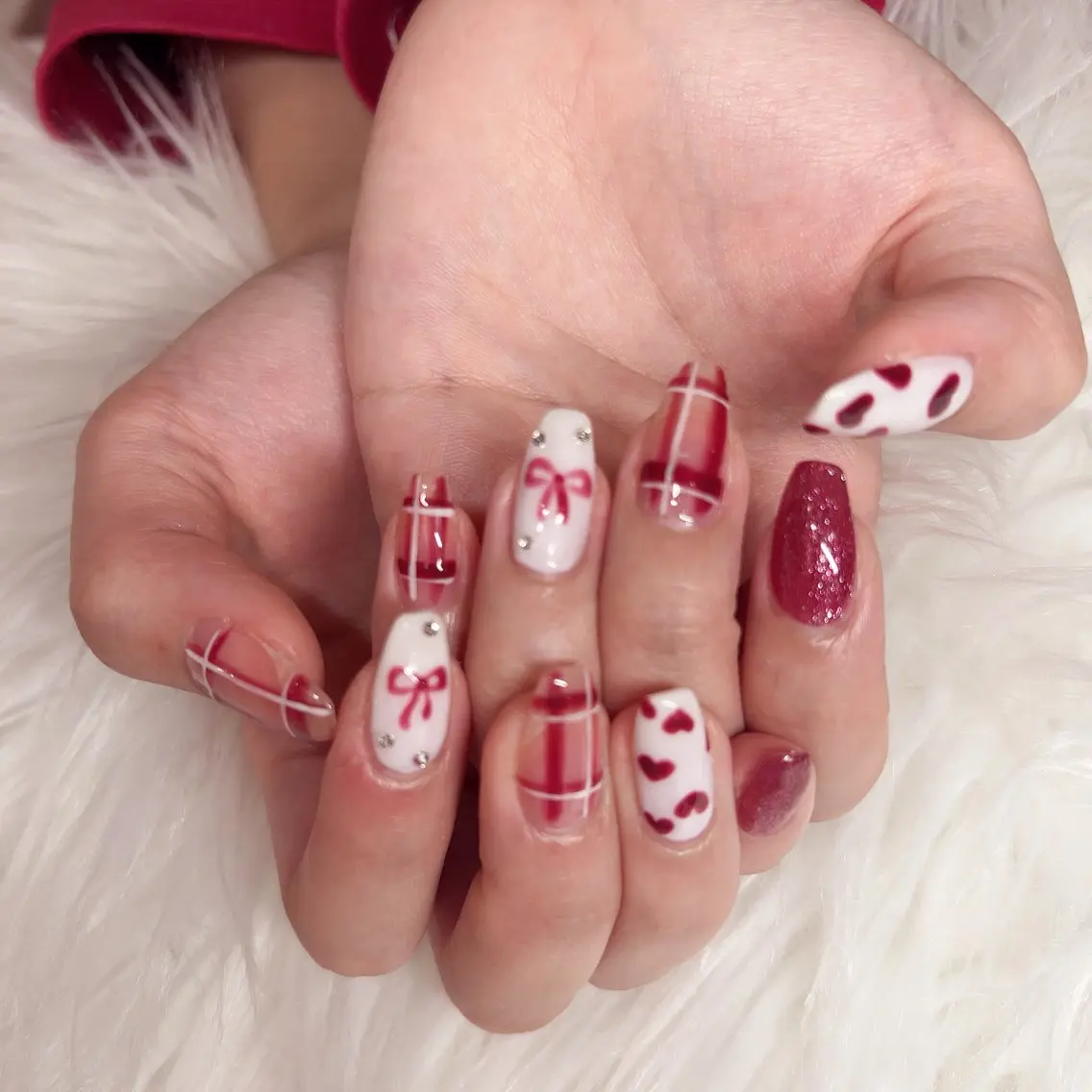 ネイル アートネイル HENECY🍓 momokaのネイルデザイン
