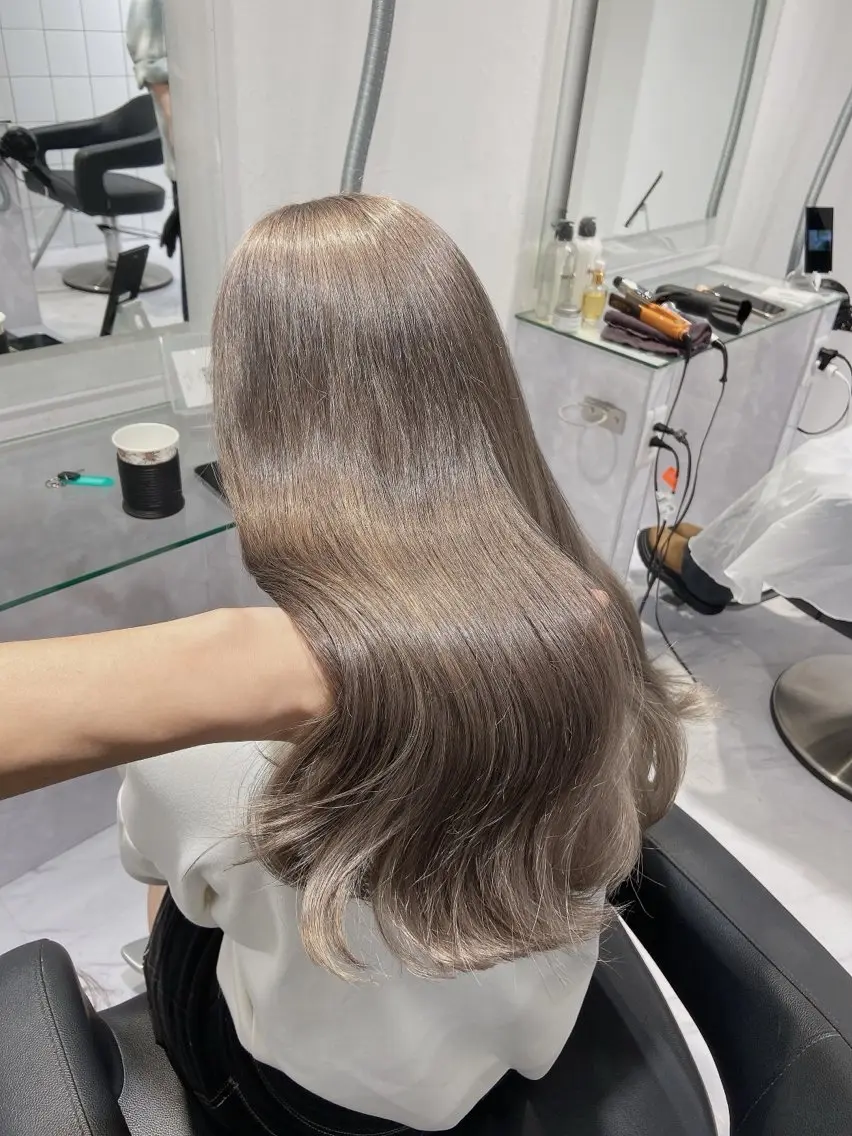 セミロング カラー センターパート特化 井上健太のヘアスタイル