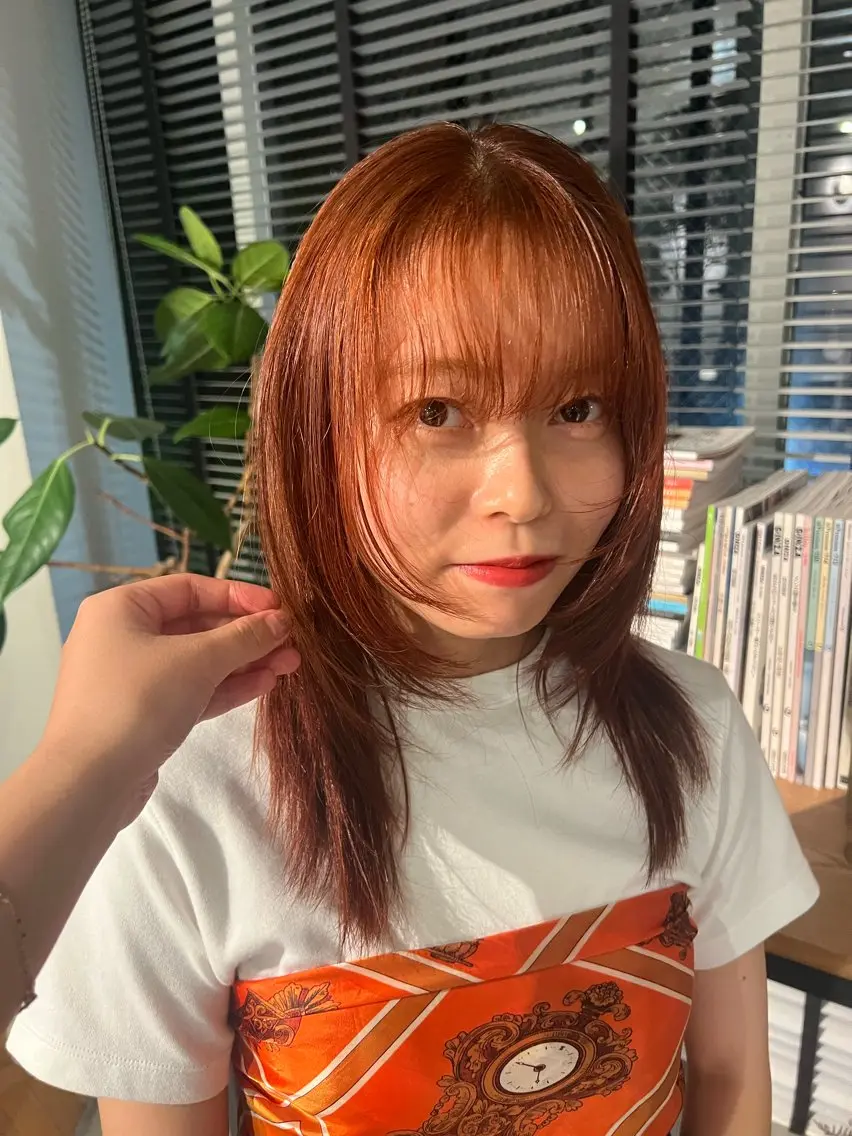 ロング カラー ブリーチ ブリーチなしカラー オレンジ 南部 綾音のヘアスタイル