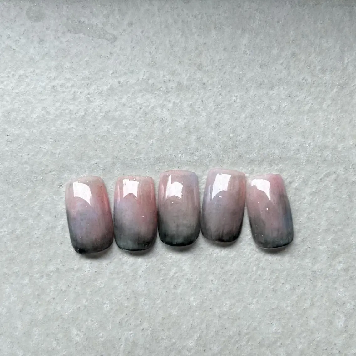 ネイル カジュアル グラデーション ニュアンスネイル オフィスネイル ピンク ハンドネイル ハンドケア lylynail YUUKAのネイルデザイン