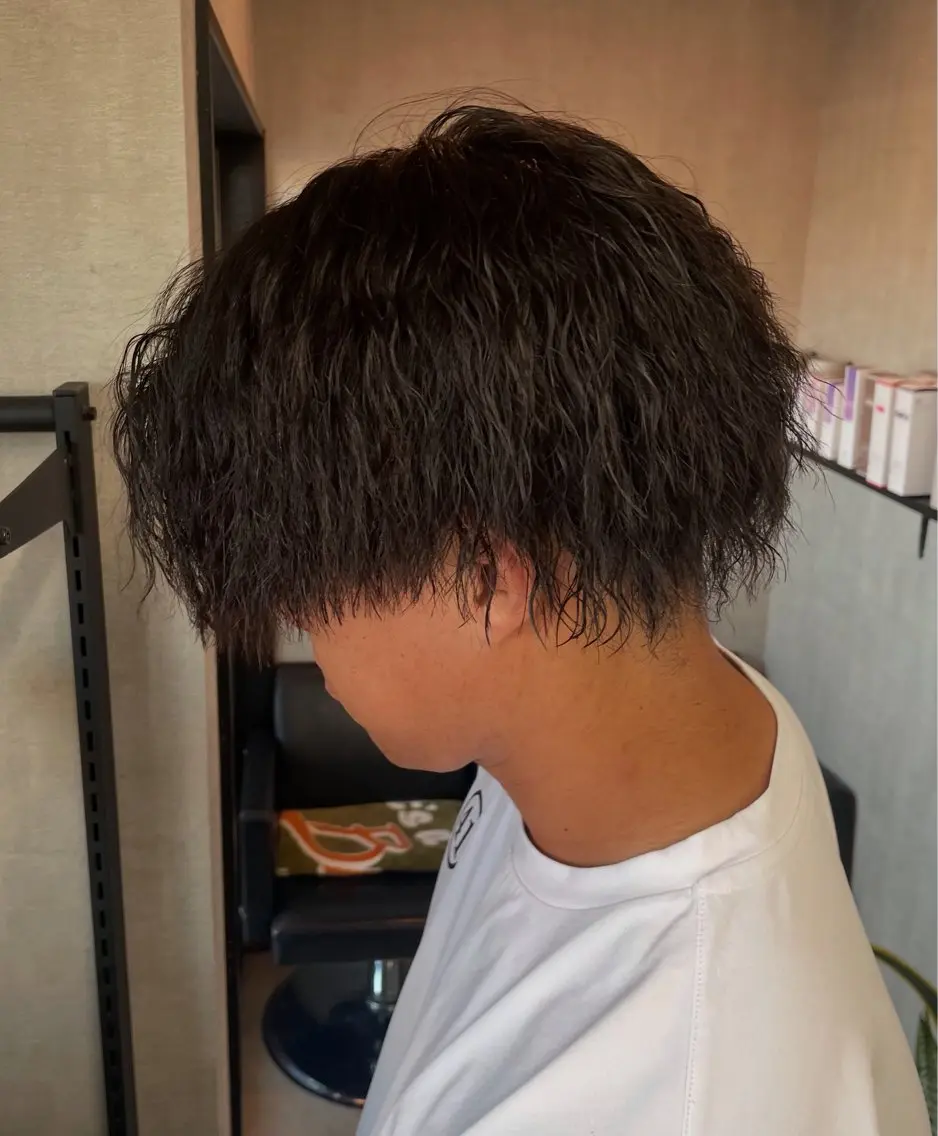 ミディアム パーマ メンズ ミディアムパーマ マッシュ メンズパーマ カット パーマ 大島 渓翔のヘアスタイル