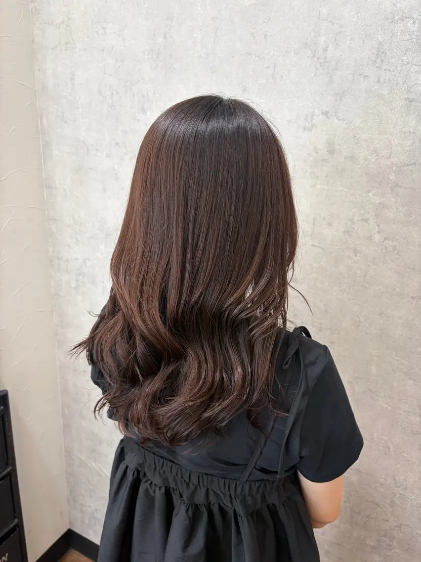 セミロング カット ヘアカラー 艶髪/透明感カラー 下山 萌華のヘアスタイル