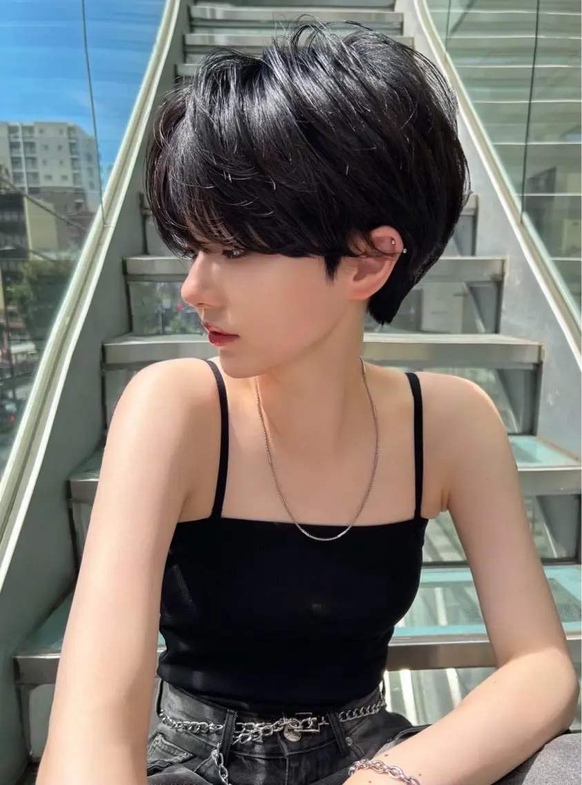 ショート ショートヘア 大宮ミディアムレイヤ ー🍒🌙Kaoriのヘアスタイル