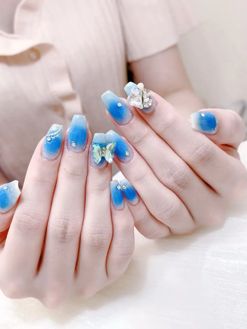 ネイル チークネイル フレンチネイル グラデーション キラキラネイル 韓国ネイル ハンドネイル DUO MI nail salonのネイルデザイン
