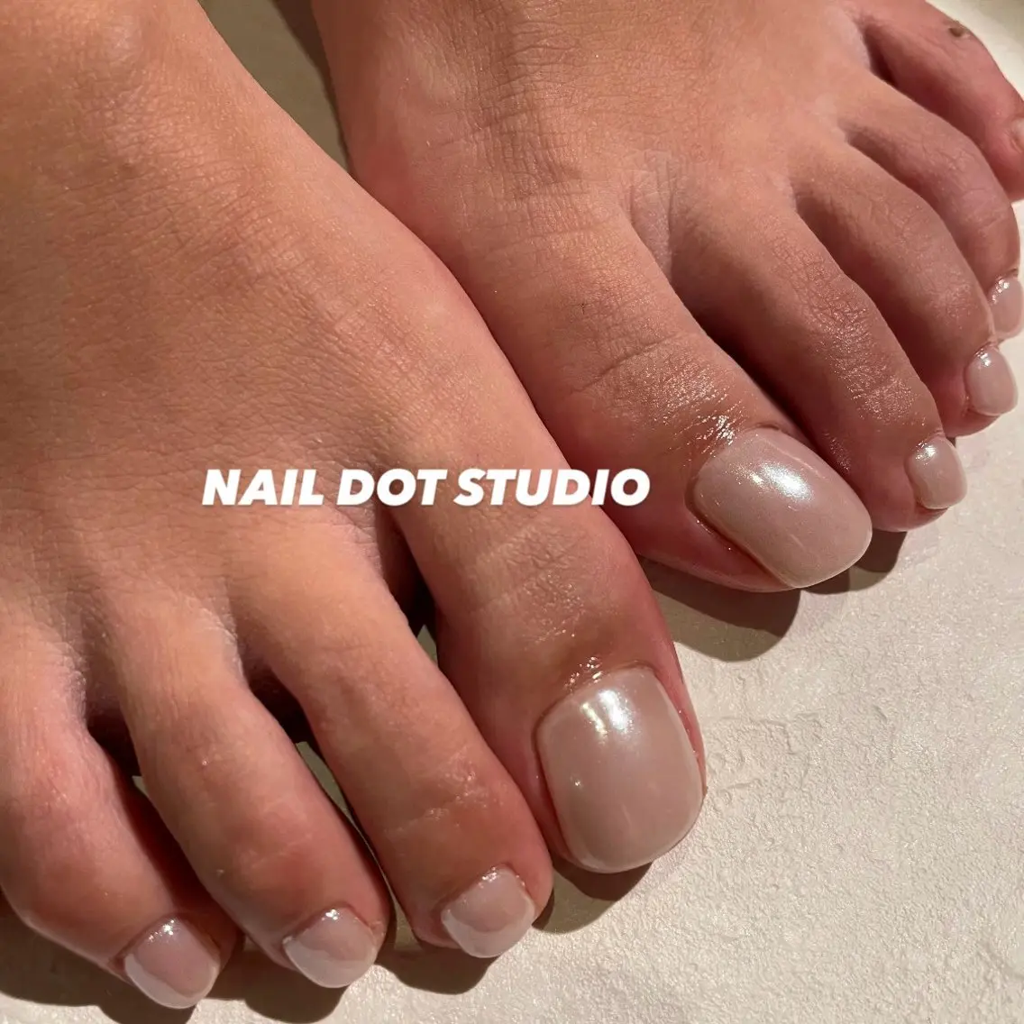 ネイル オーロラネイル ホワイト NAIL DOT STUDIO堺筋本町のネイルデザイン