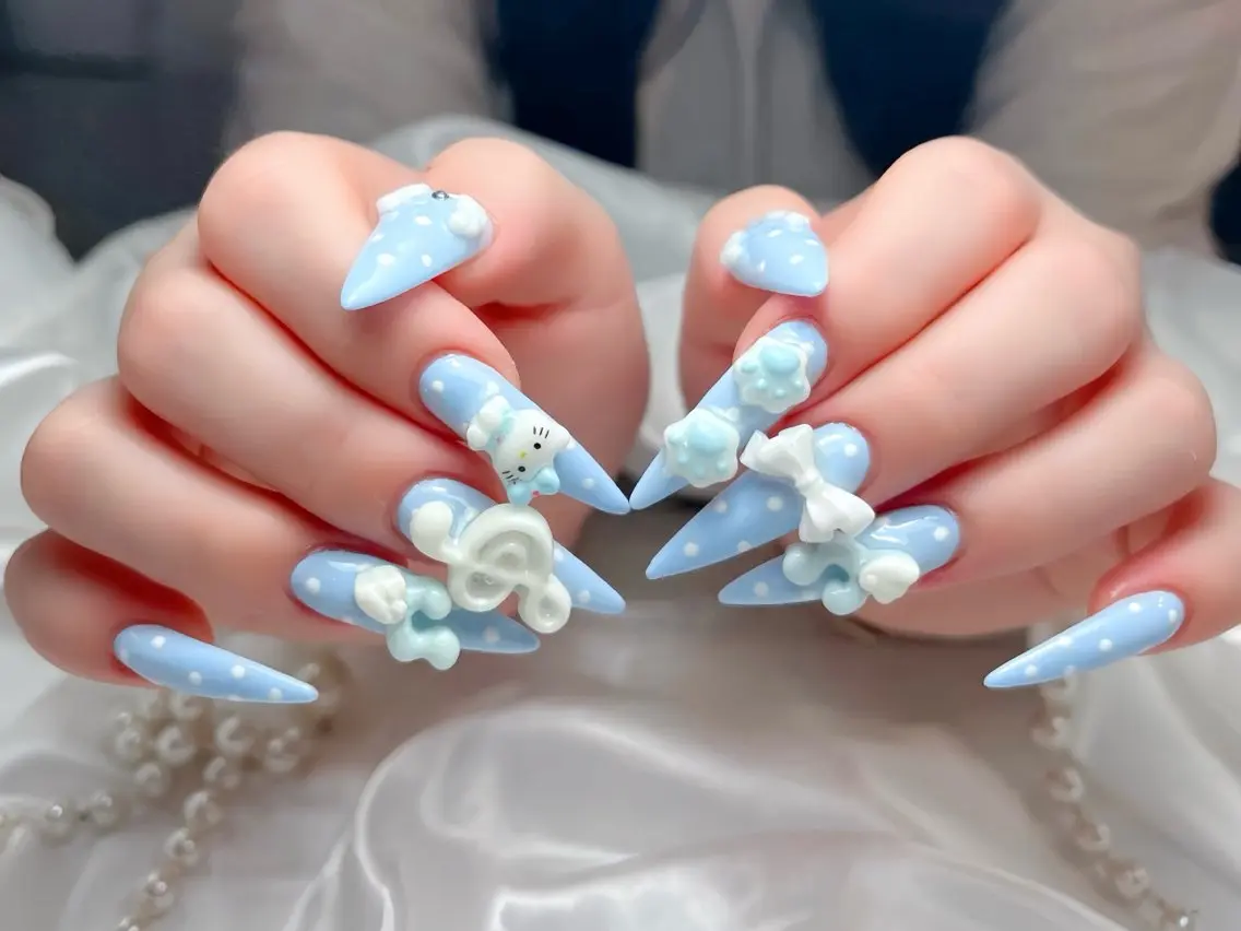 ネイル オーロラネイル チークネイル 桜ネイル クリアネイル ドット ハンドネイル Rin Nail 新大久保店のネイルデザイン
