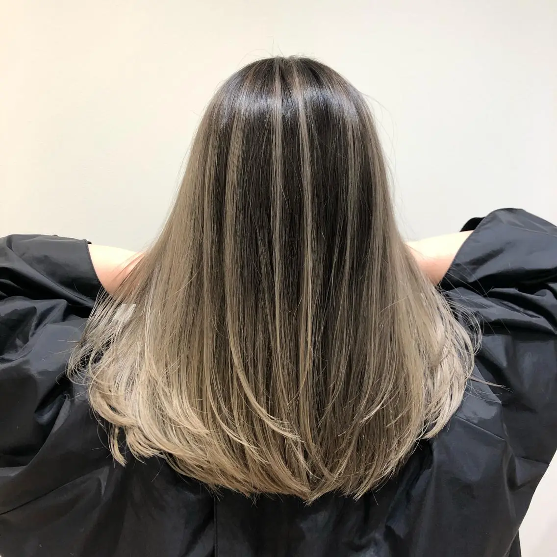ミディアム カラー バレイヤージュ レイヤーカット 【店長】大根 亮太のヘアスタイル