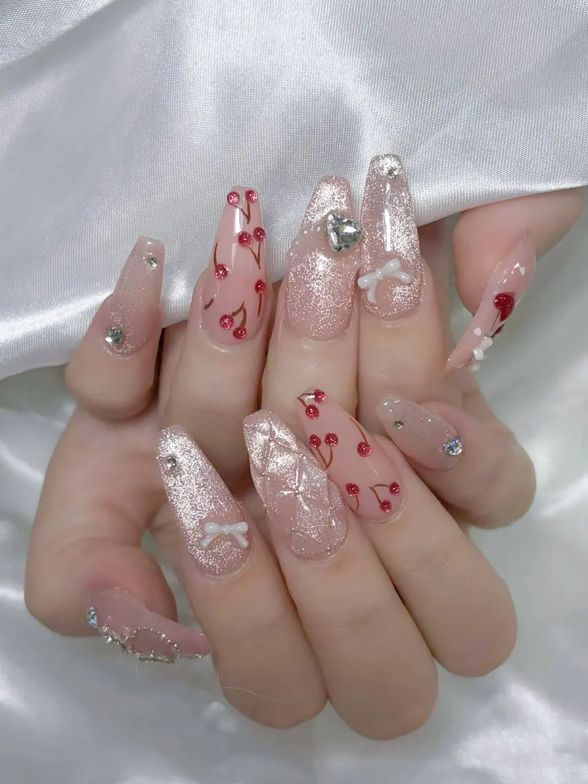 ネイル ハンドネイル LEELA NAIL STUDIOのネイルデザイン